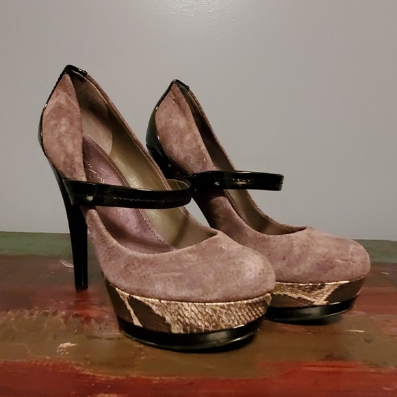 Jessica Simpson Shoes - Jessica Simpson Stiletto with snakeskin print
